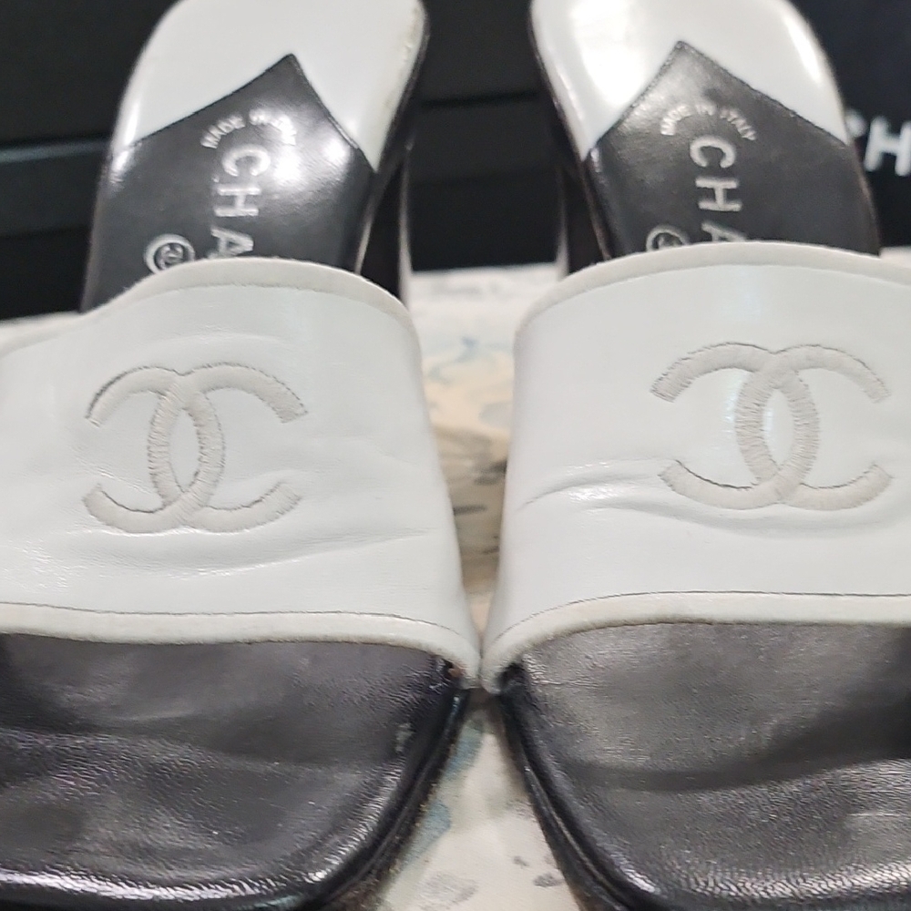Chanel Women's Black and White Slide Sandals